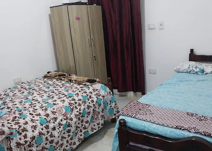 Apartment غرفتين ارضي بحديقه على البحر والبسين مباشرة بقرية كورنادو مارينا للعائلات فقط او جروب بنات فقط