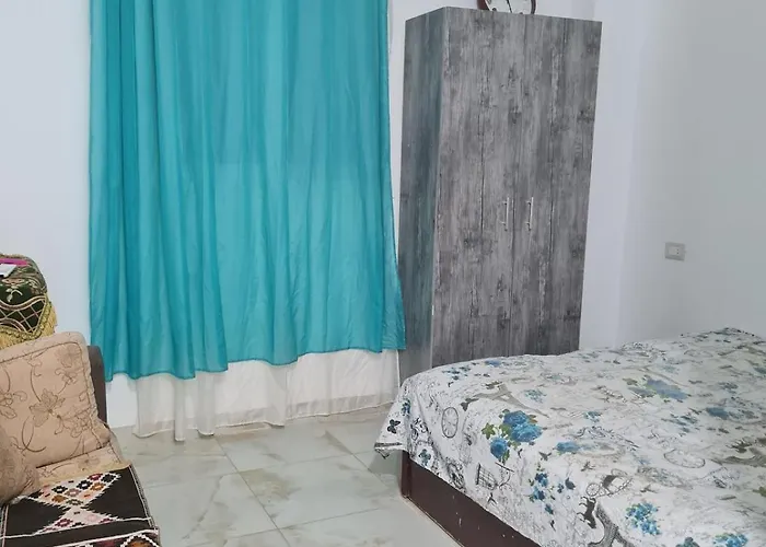 غرفتين ارضي بحديقه على البحر والبسين مباشرة بقرية كورنادو مارينا للعائلات فقط او جروب بنات فقط Apartment Ain Sukhna